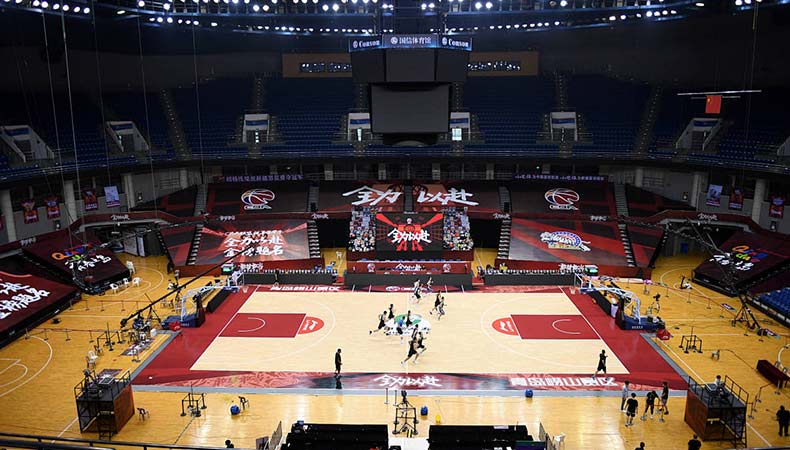 🏀深圳1-0浙江新科MVP贺希宁杀神附体轰32分史密斯27+9